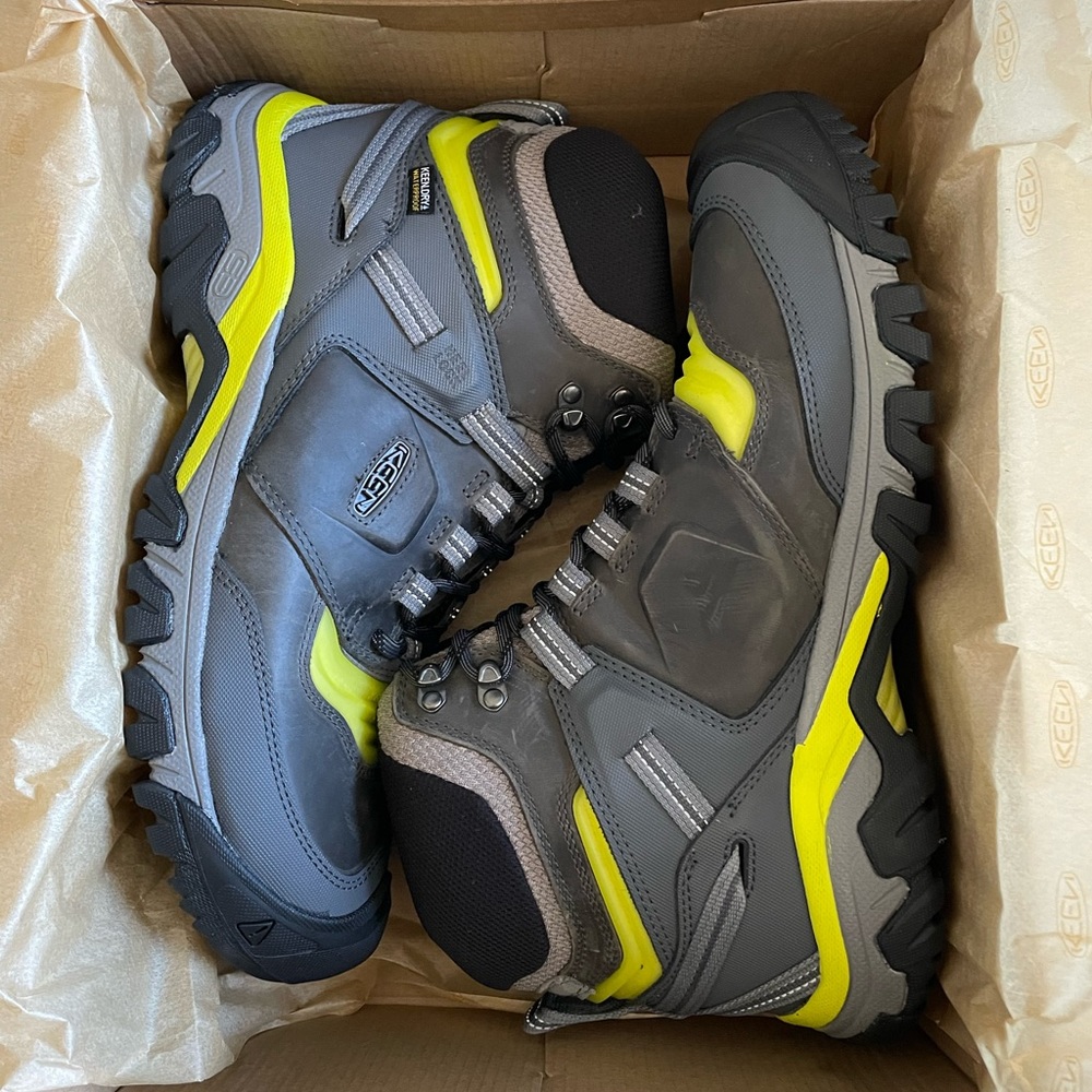 Keen Ridge Flex Mid Hiking Boots - size 13